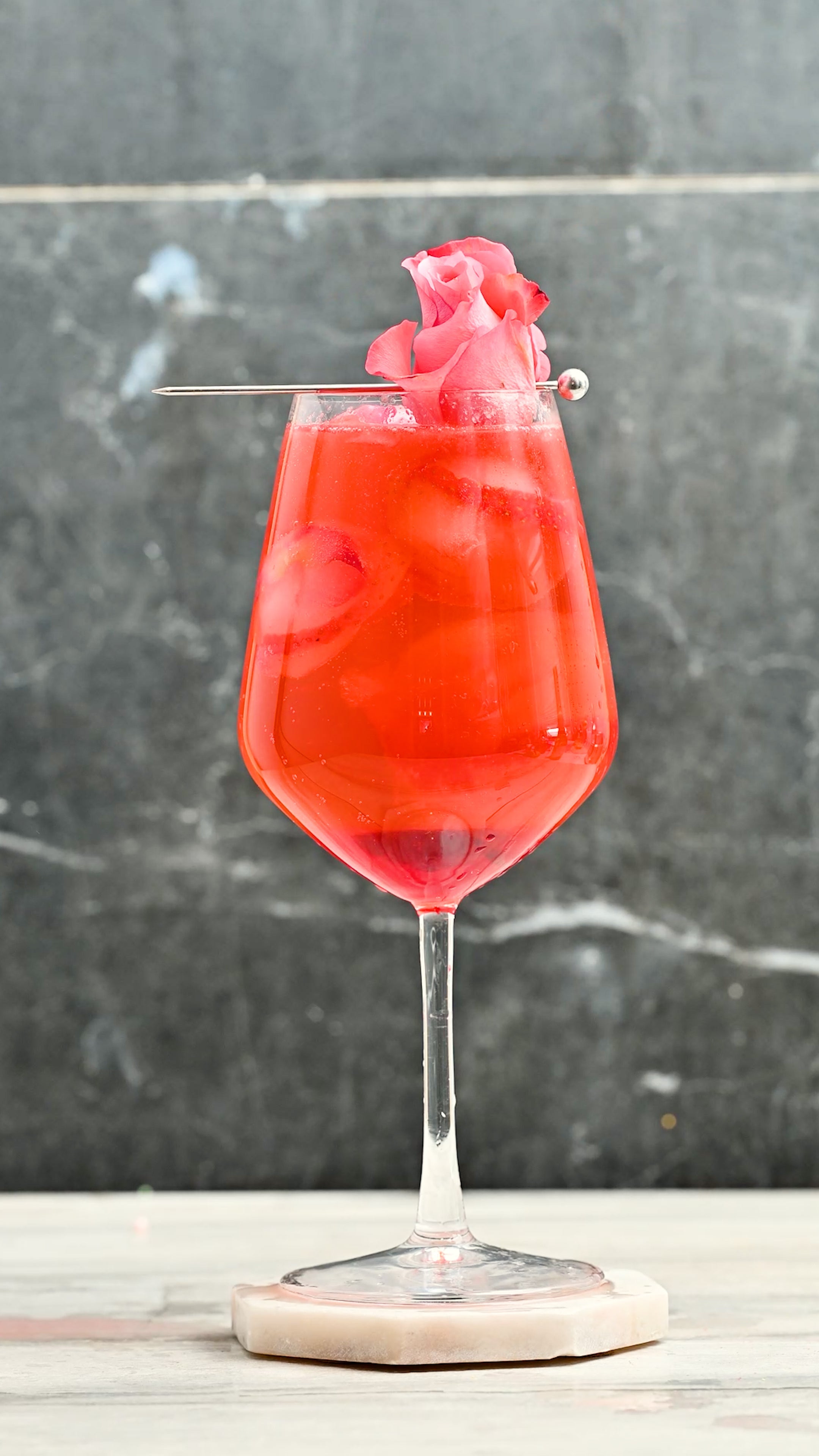 Chuckle Sparkling Rosé: A Luxurious and Romantic Cocktail