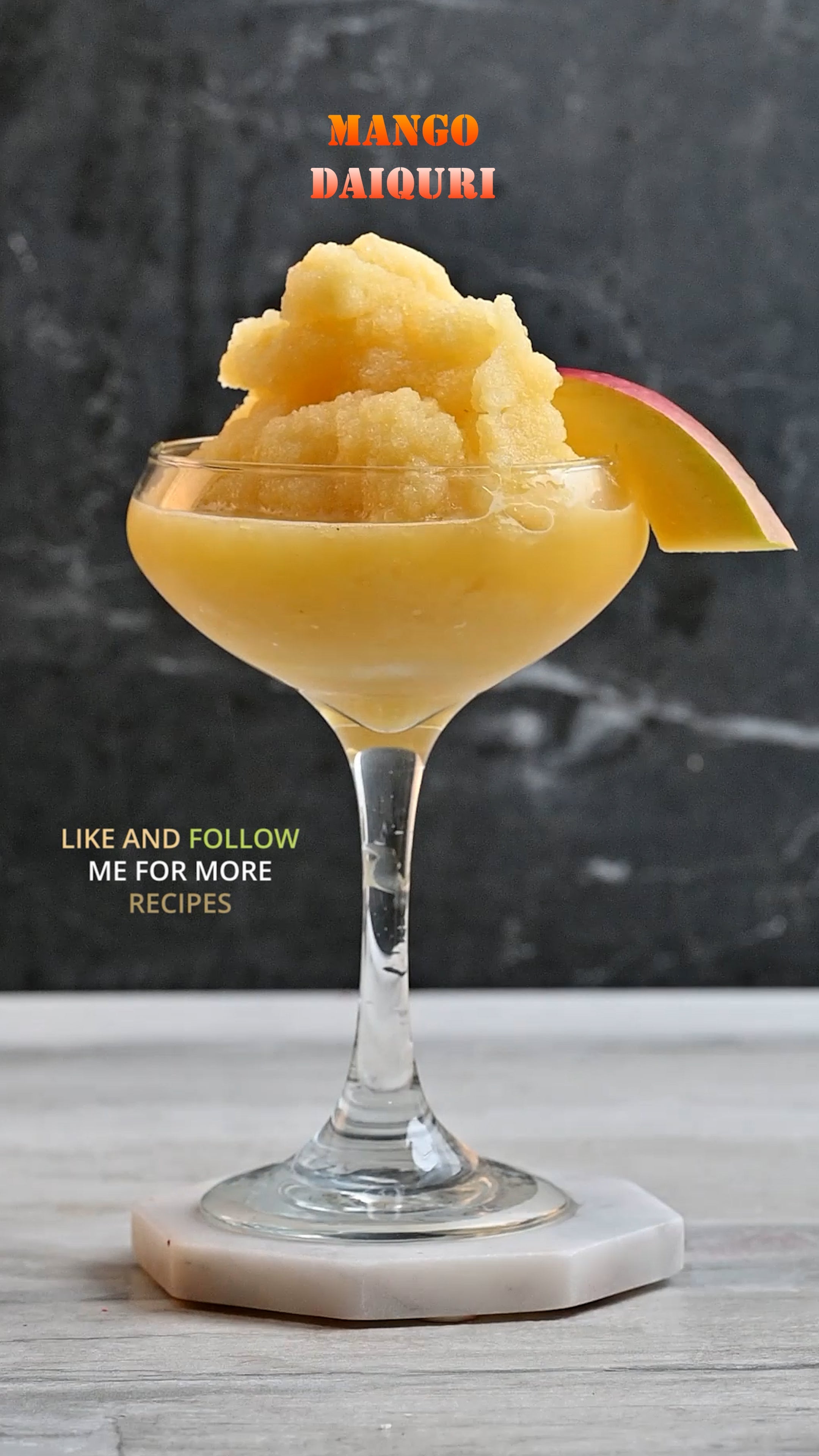 Mango Daiquiri: A Golden Tropical Treat