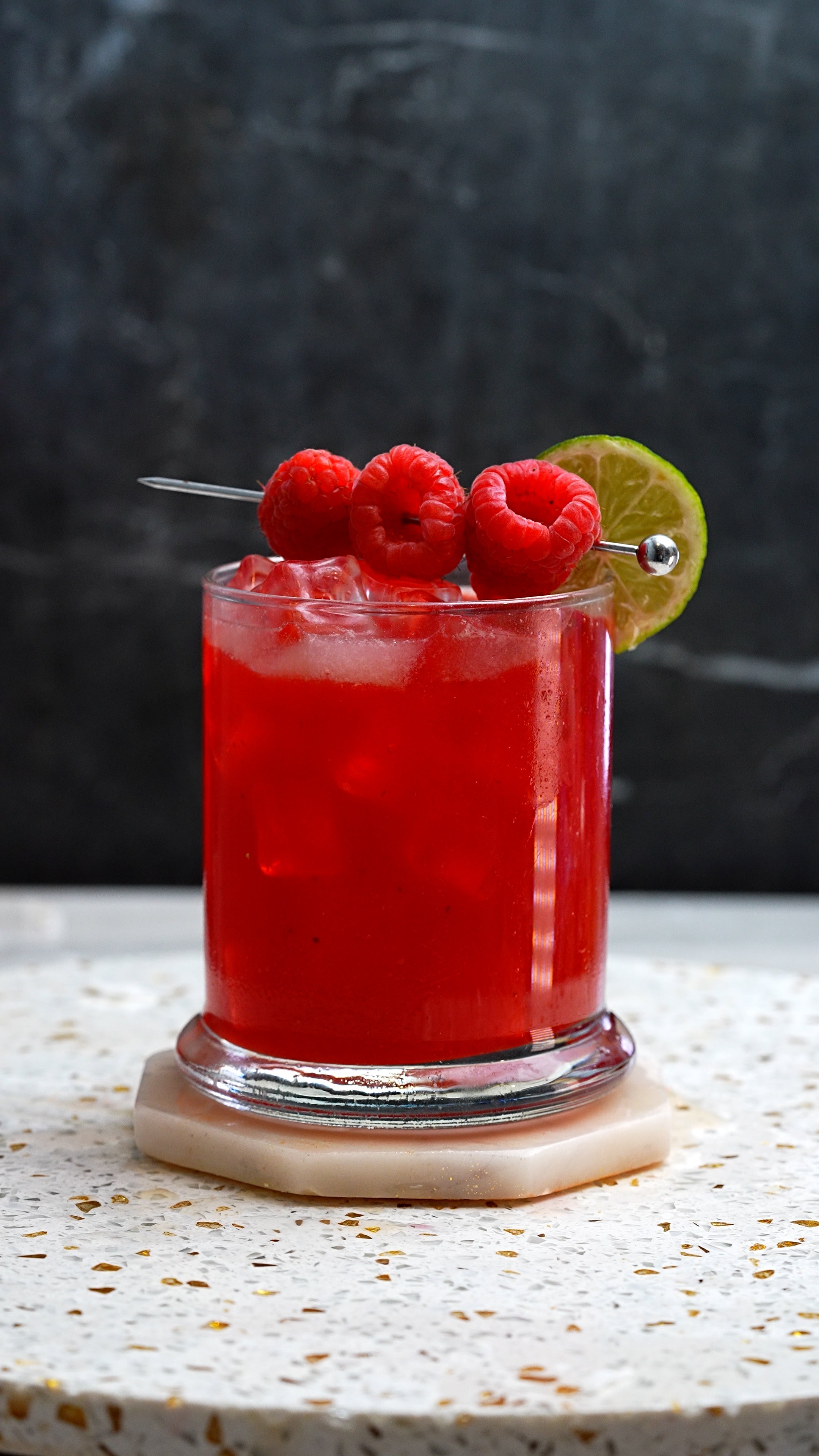 Raspberry Bourbon Smash: A Fruity and Bold Cocktail